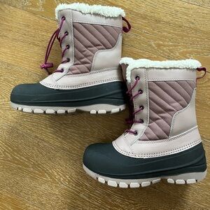 Thermolite all in motion snow boots for kids.